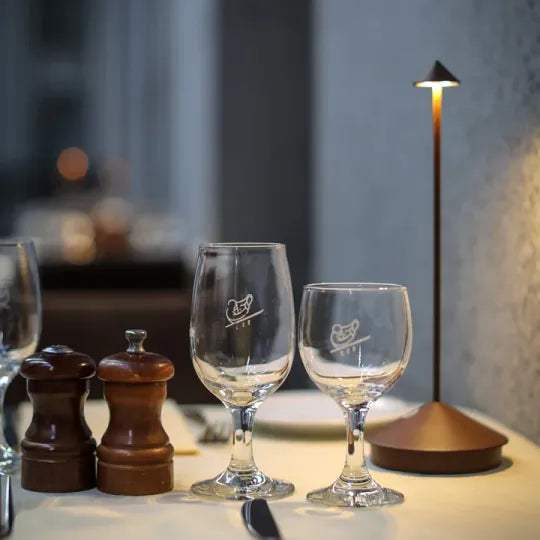 Ładowana bezprzewodowa lampa LED – Wodoodporna i ściemniana