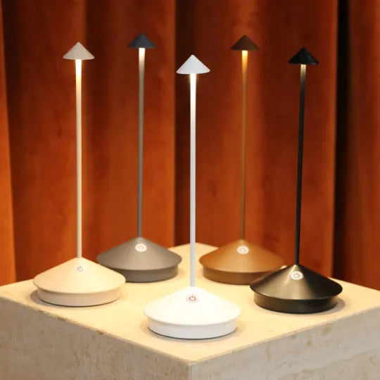 Ładowana bezprzewodowa lampa LED – Wodoodporna i ściemniana