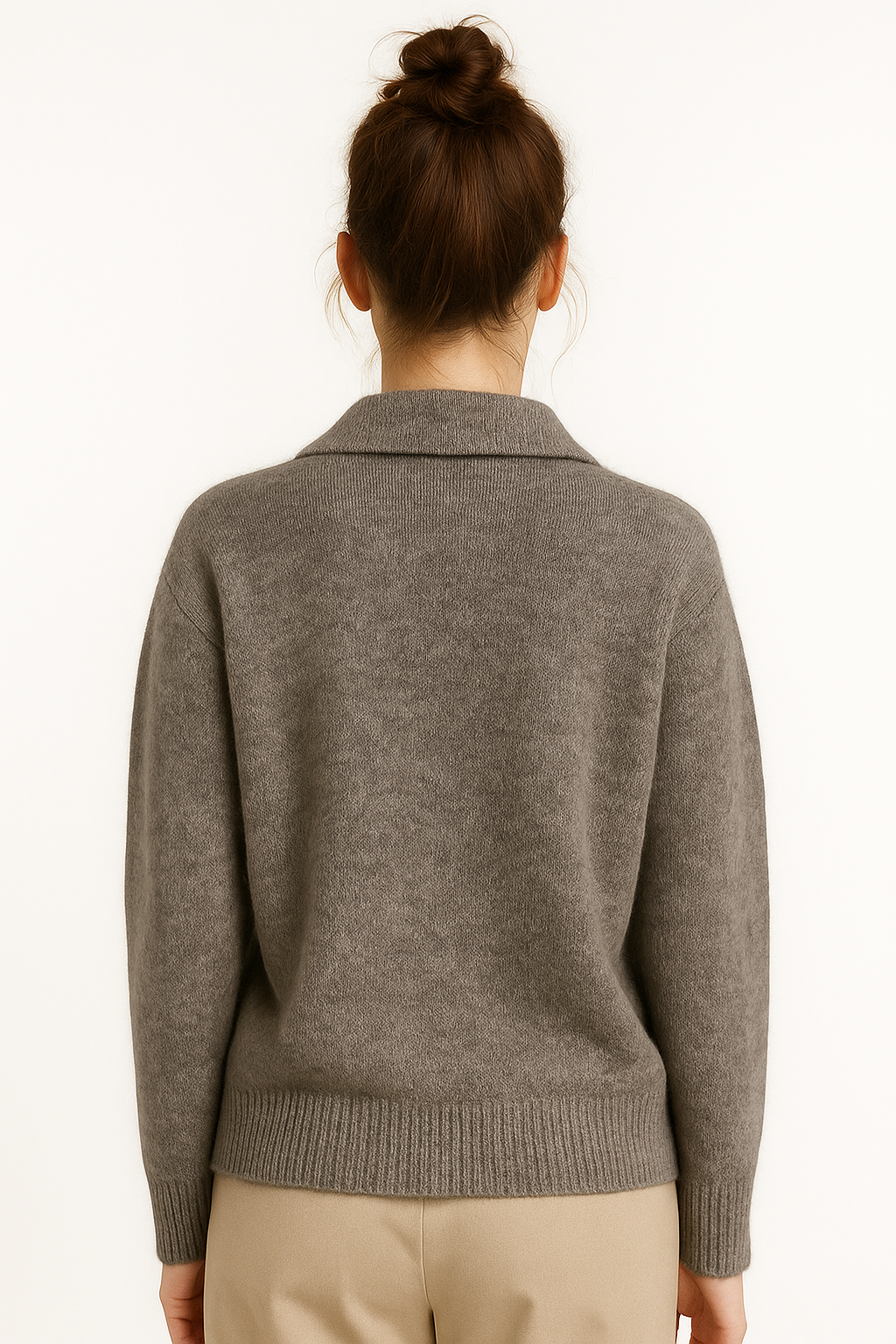 Szary damski sweter z dzianiny z kołnierzykiem i dekoltem w serek