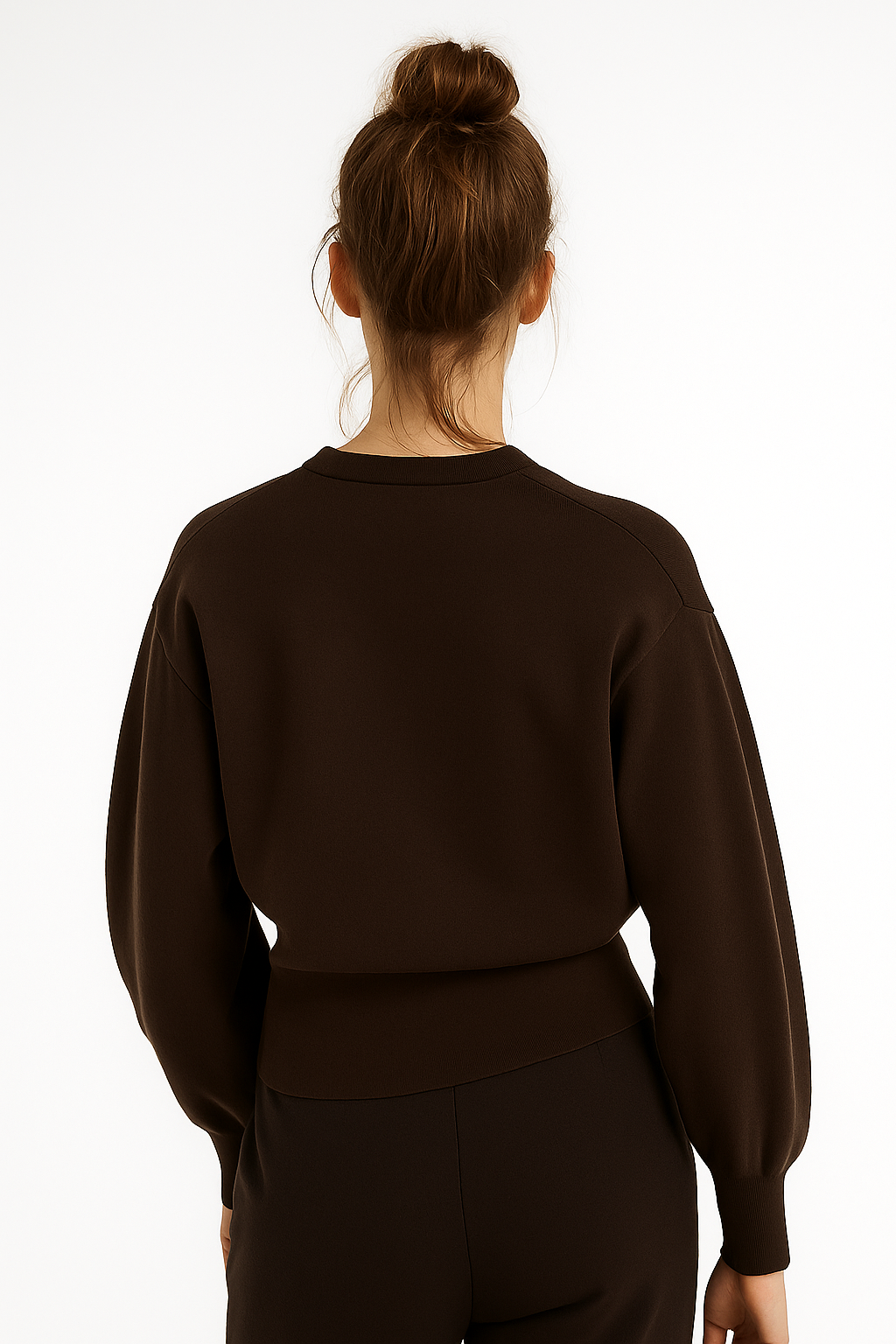 Damski kardigan z dekoltem w serek i zapięciem na guziki w kolorze ciemnobrązowym