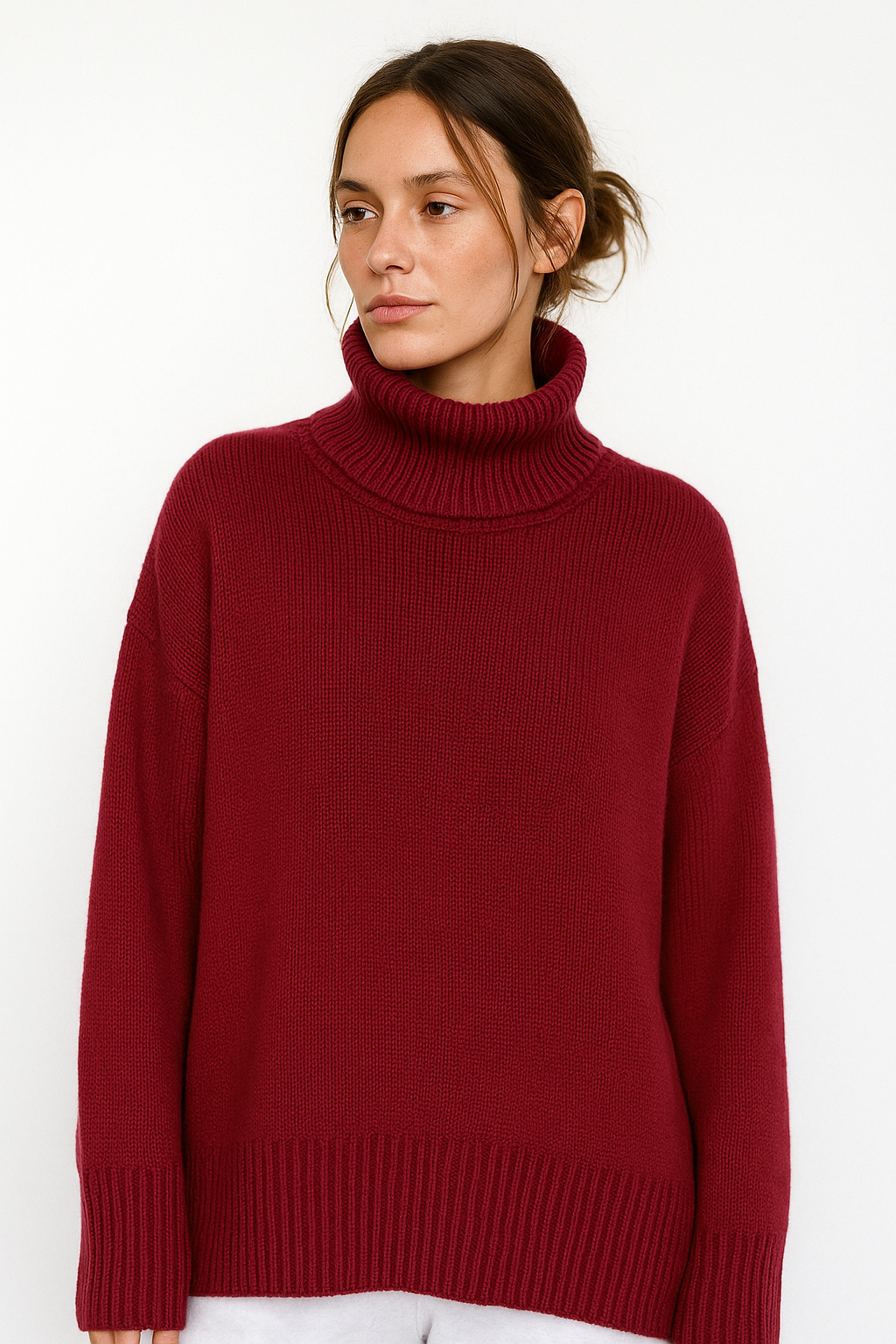 Damski, dzianinowy sweter z golfem w kolorze bordowym