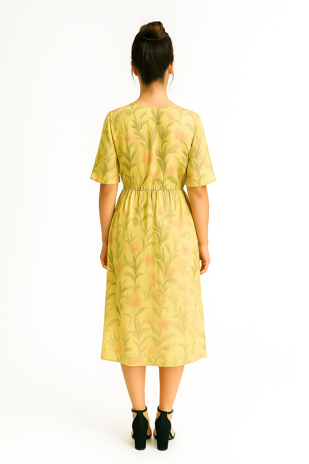 Żółta sukienka midi w kwiatowy wzór z asymetrycznym dołem