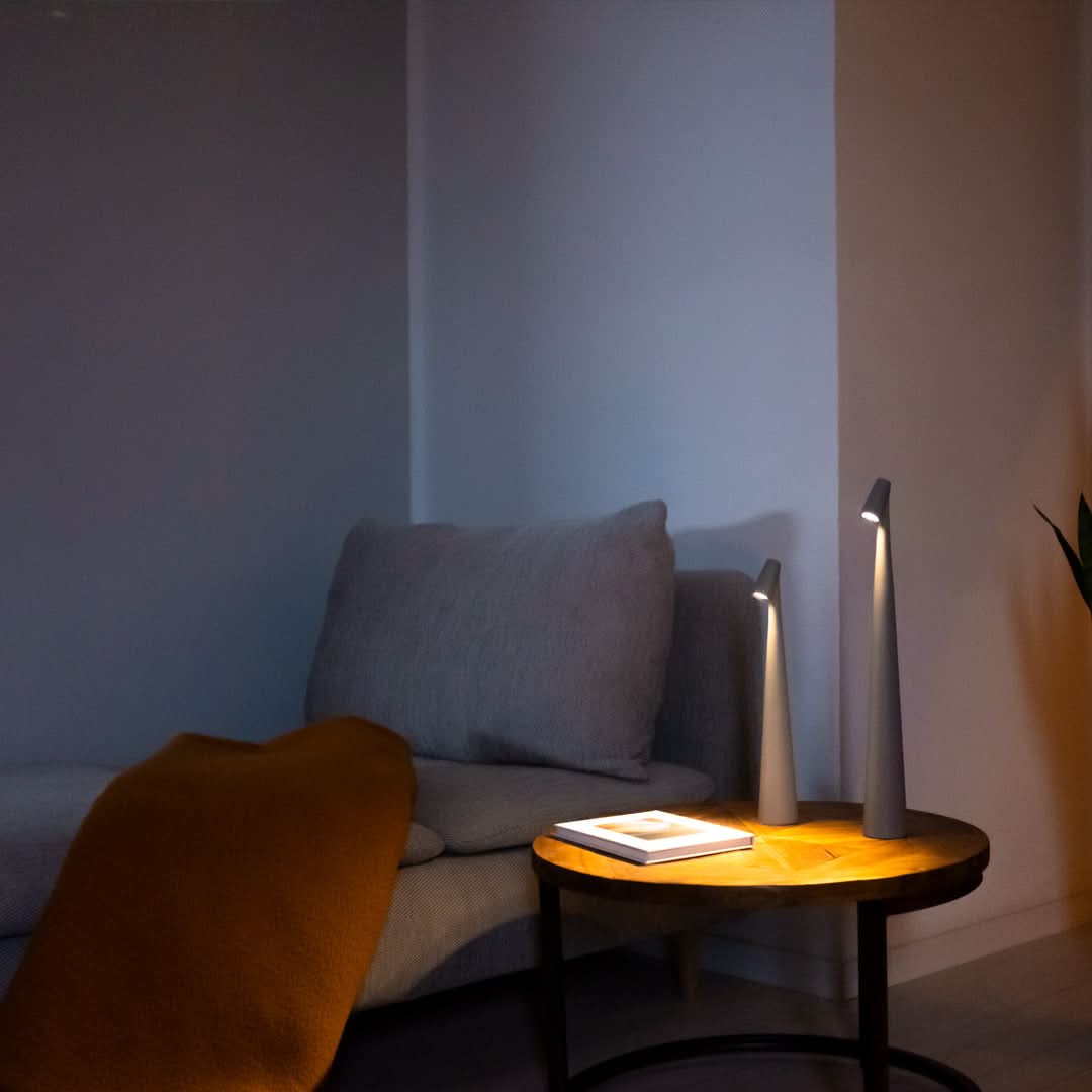 Bezprzewodowa Lampa Stołowa LED z Regulacją Jasności | 3-Stopniowe Dotykowe Przyciemnianie
