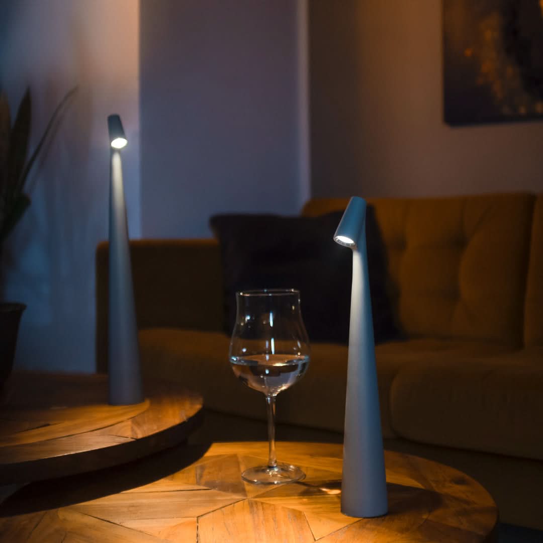 Bezprzewodowa Lampa Stołowa LED z Regulacją Jasności | 3-Stopniowe Dotykowe Przyciemnianie