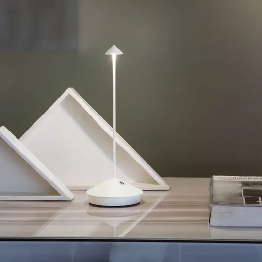 Ładowana bezprzewodowa lampa LED – Wodoodporna i ściemniana